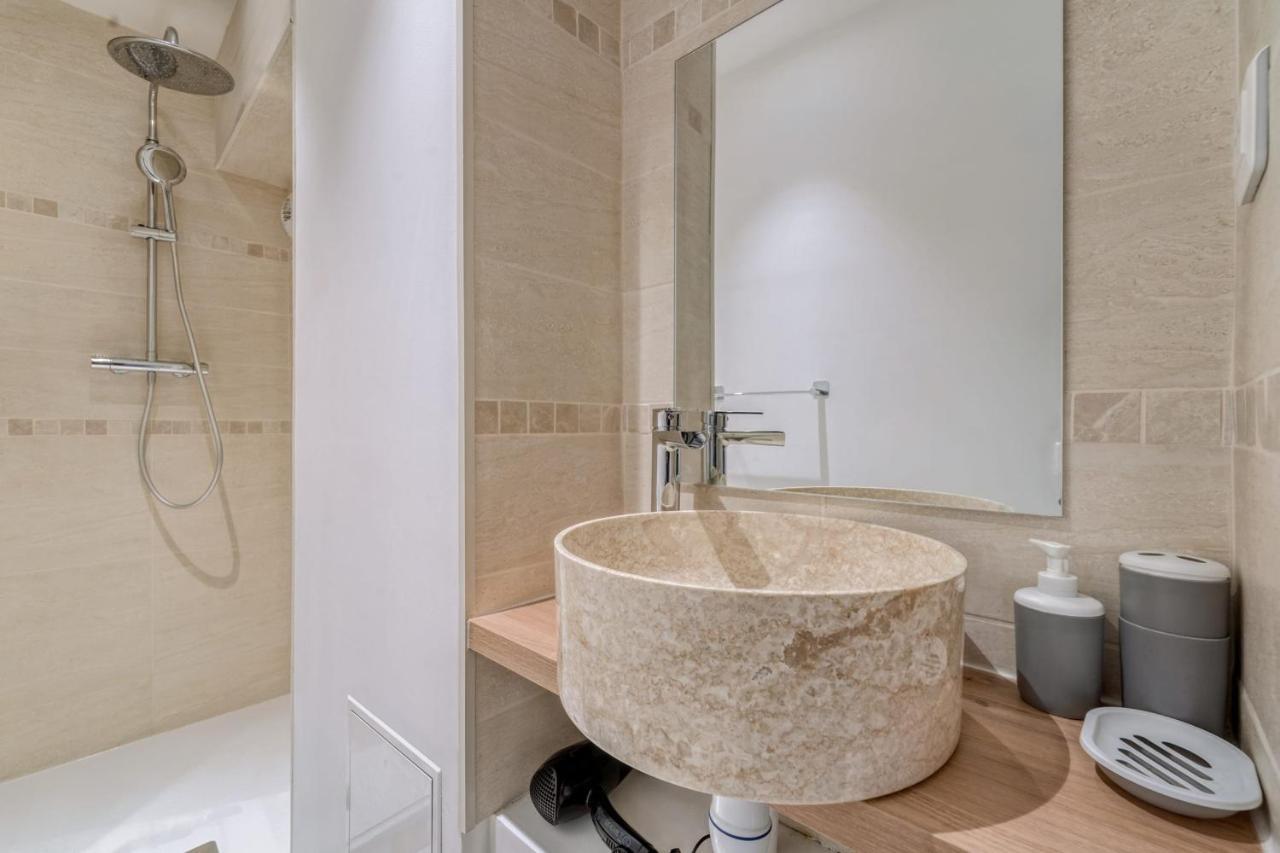 Beautiful Apartement With 2 Bedrooms In Paris Centre エクステリア 写真